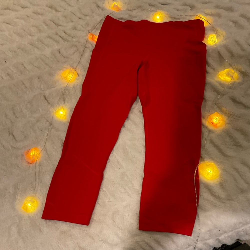 Like new, Lululemon red crop leggings, size 8